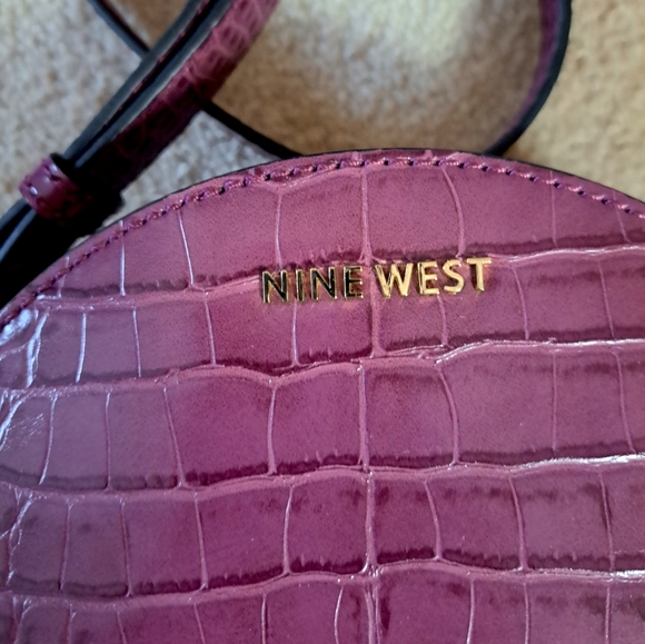 NEW CIRCLE CROSSBODY BAG PURPLE NINE WEST - Picture 2 of 4